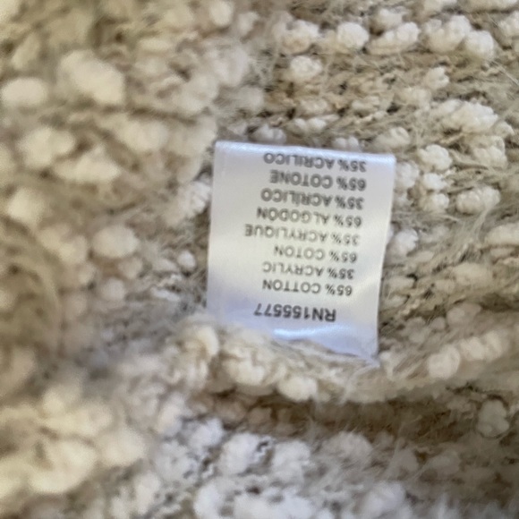 Fluffy sweater - Picture 5 of 5